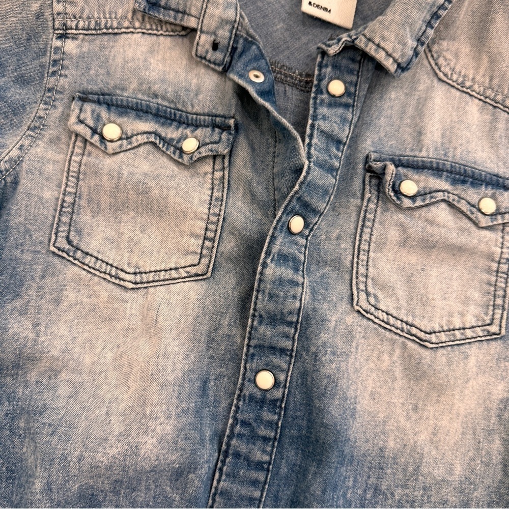 H&M kids, jean shirt, short sleeve - Picture 2 of 3